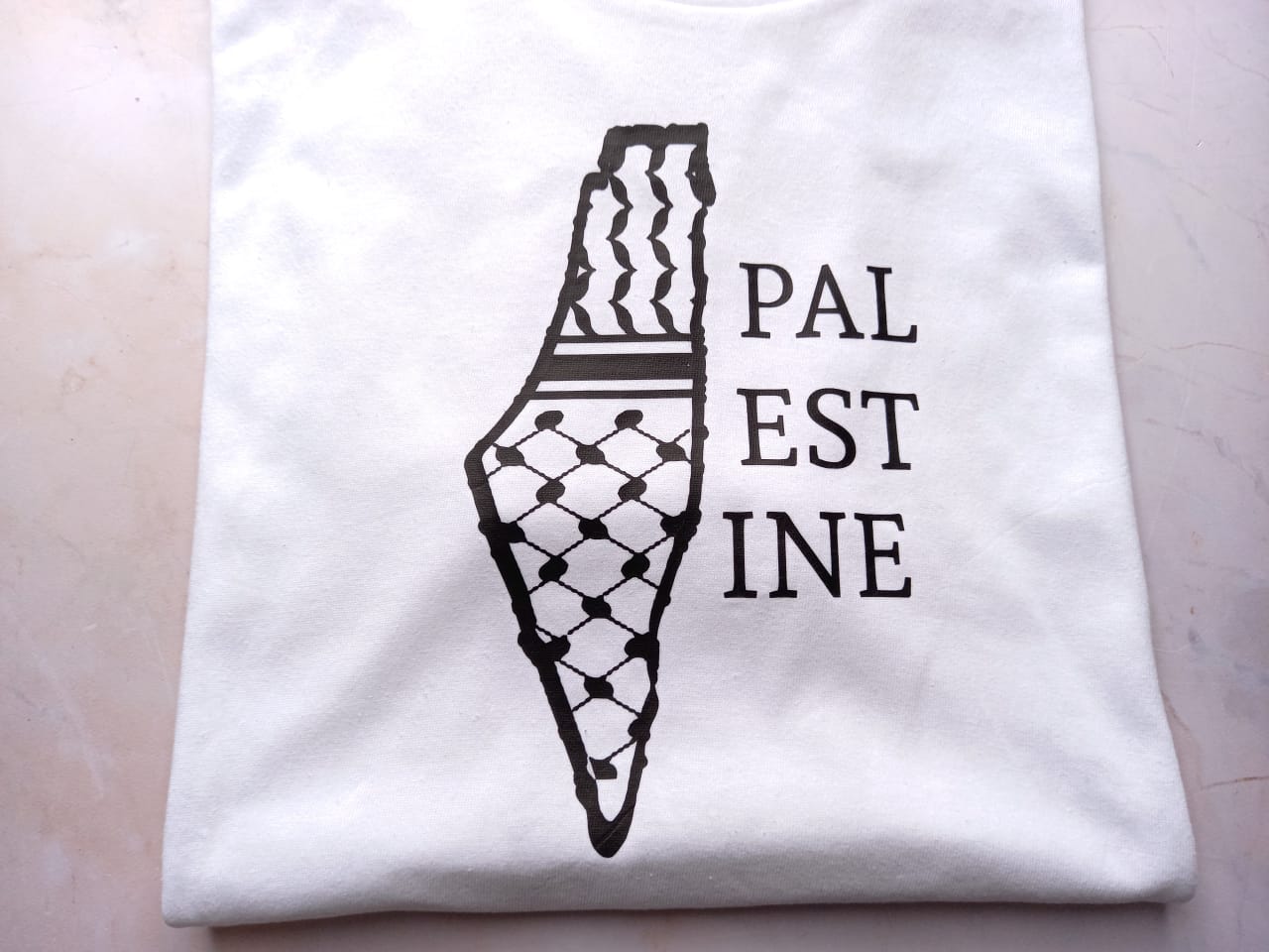 palestine kefiyah map t-shirt